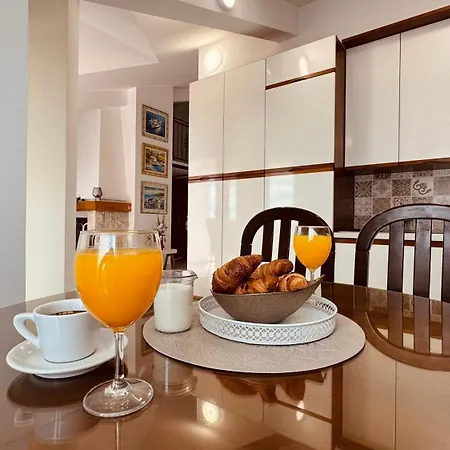 With A Parking Space - 23263 * سبليت