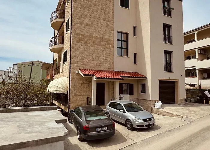 Apartman With A Parking Space - 23263 *
