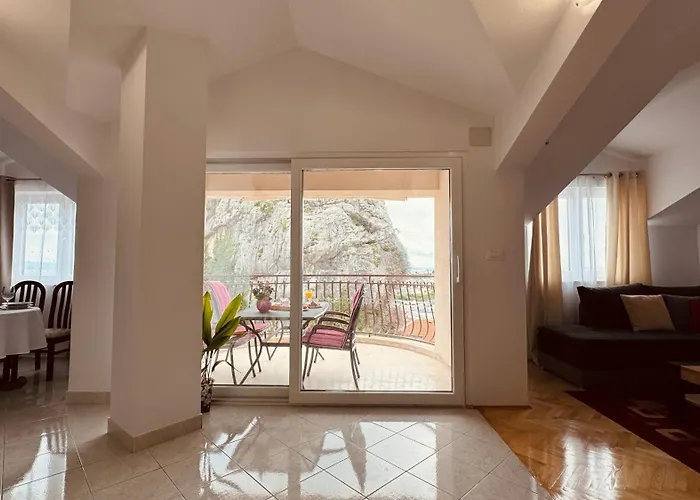 With A Parking Space - 23263